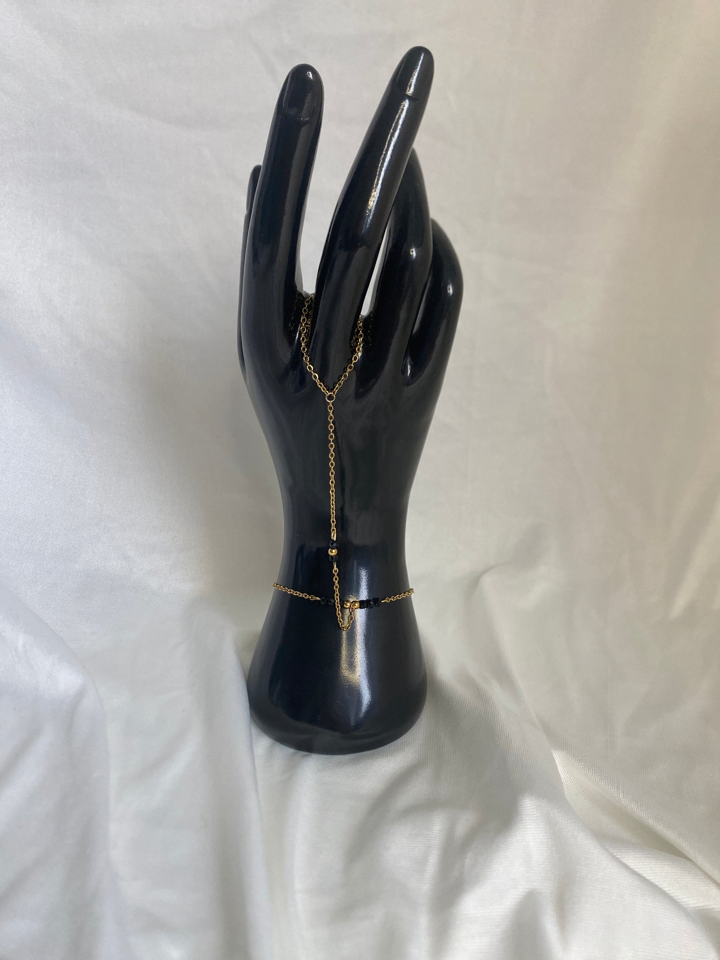 Bijou de main Darkshine